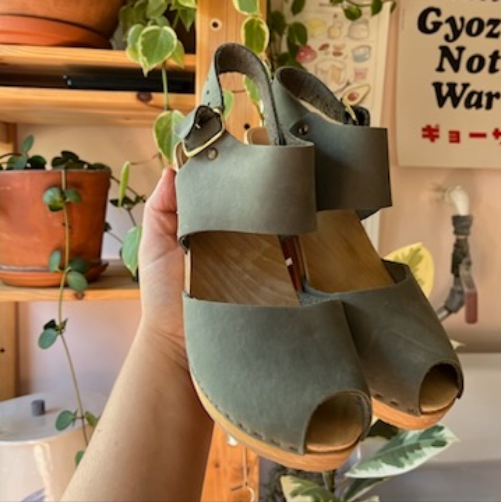 Bryr Clogs Miranda Peep Toe Heels in Agave
